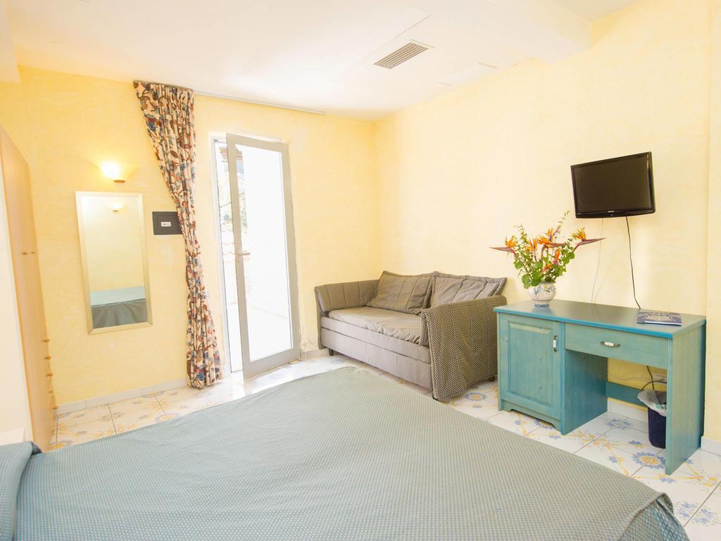 Hotel L'Approdo Casamicciola Terme Extérieur photo